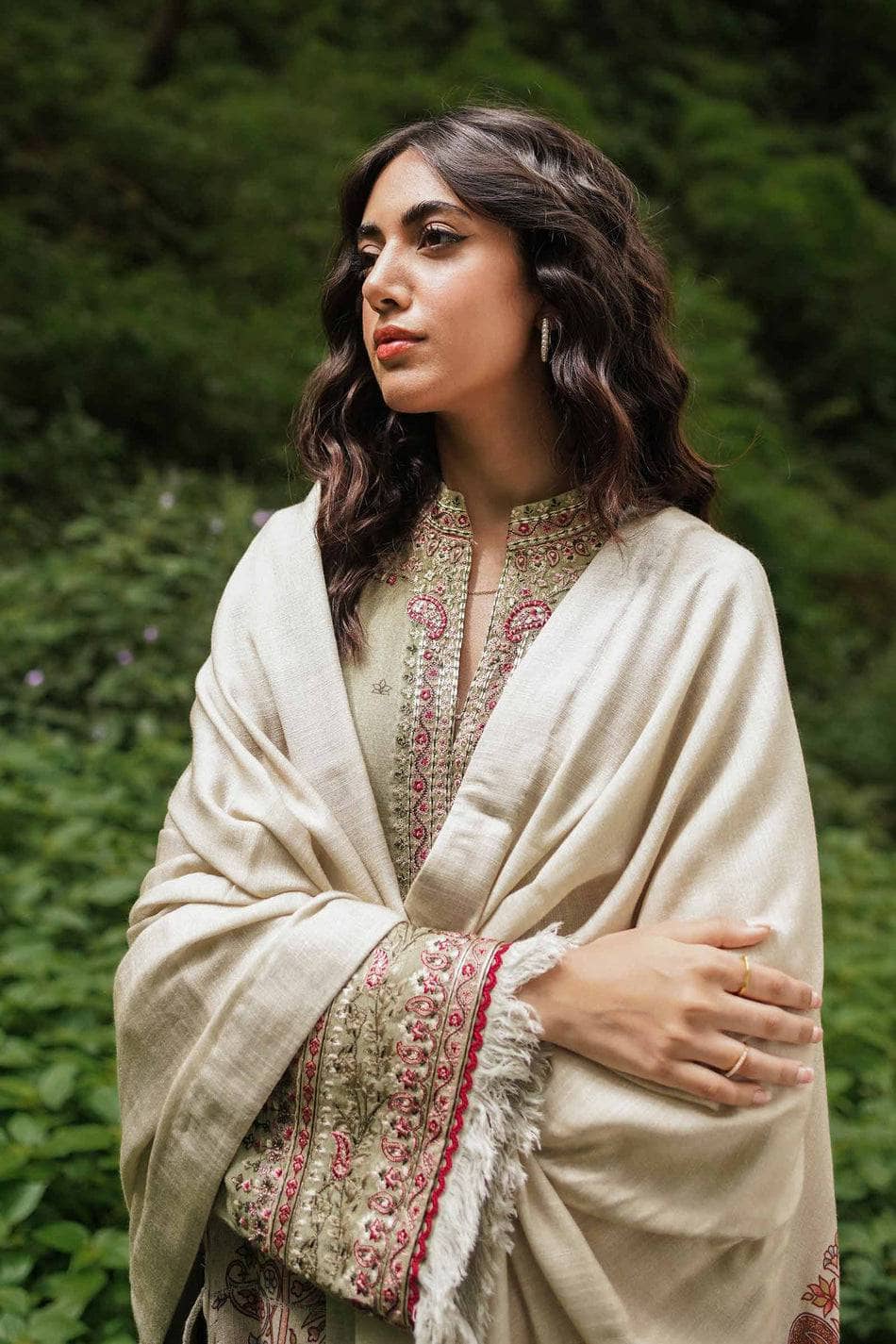 Img_coco_by_zara_shahjahan_winter_22_awwal_boutique