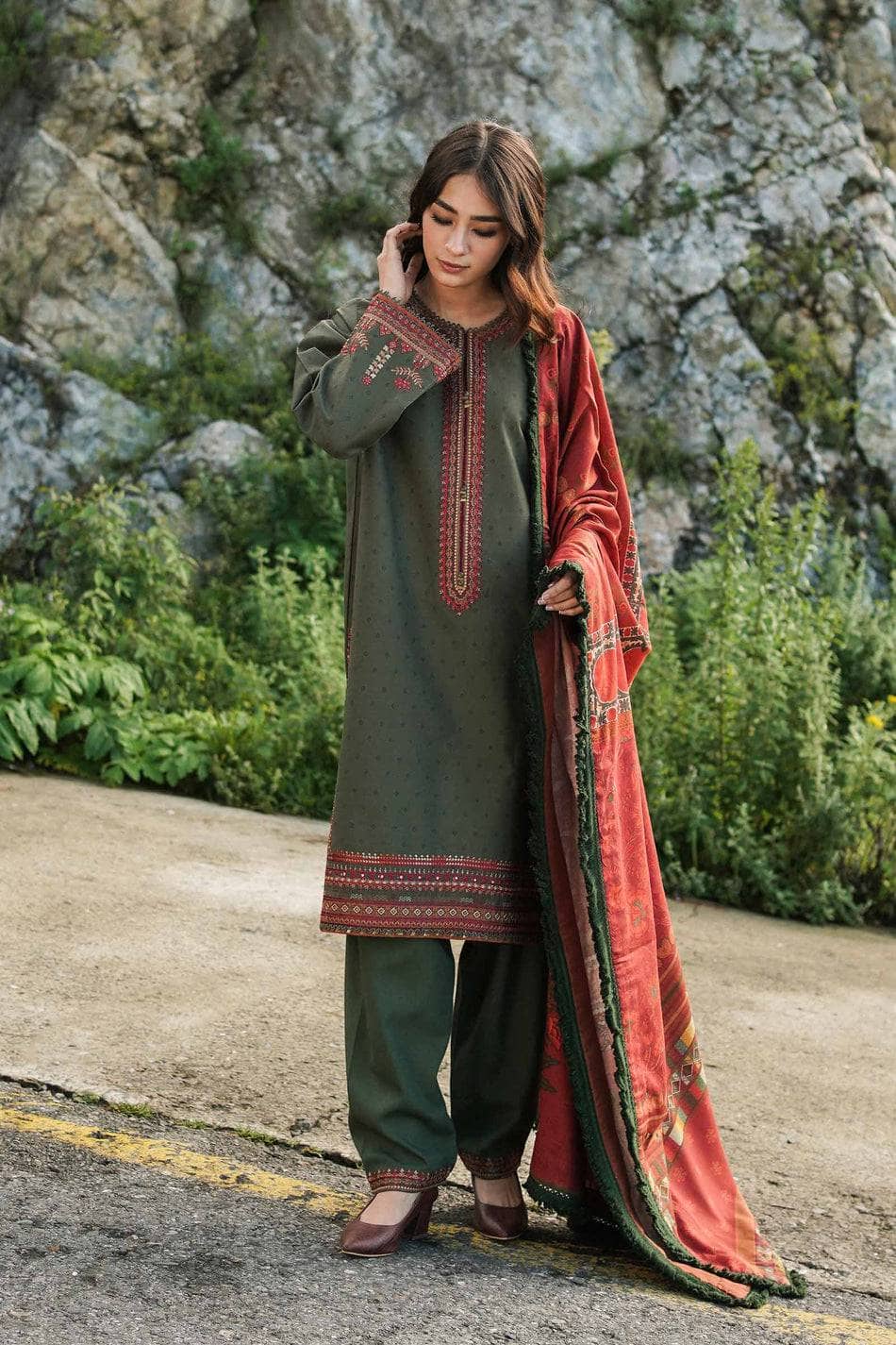 img_zara_shahjahan_coco_winter_22_awwal_boutique