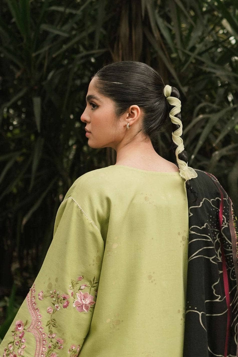 img_coco_lawn_2022_by_zara_shahjahan_awwal_boutique