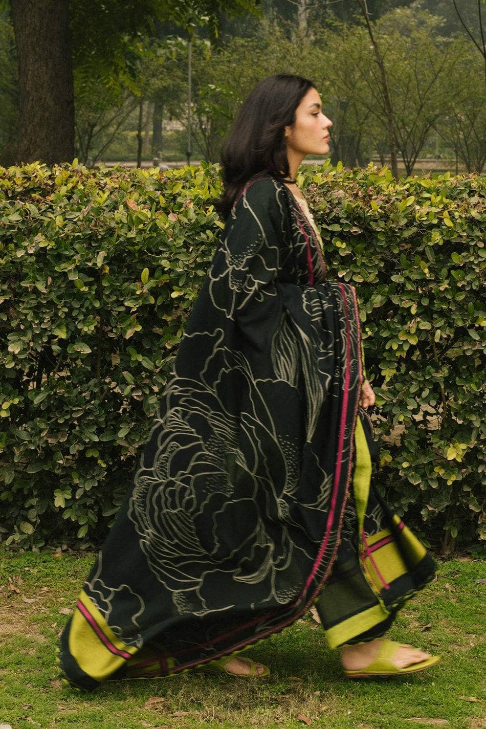 img_coco_lawn_2022_by_zara_shahjahan_awwal_boutique