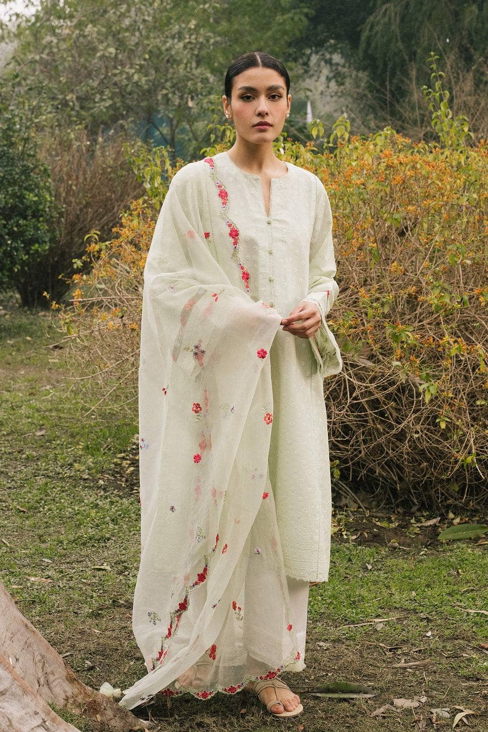 img_coco_by_zara_shahjahan_awwal_boutique