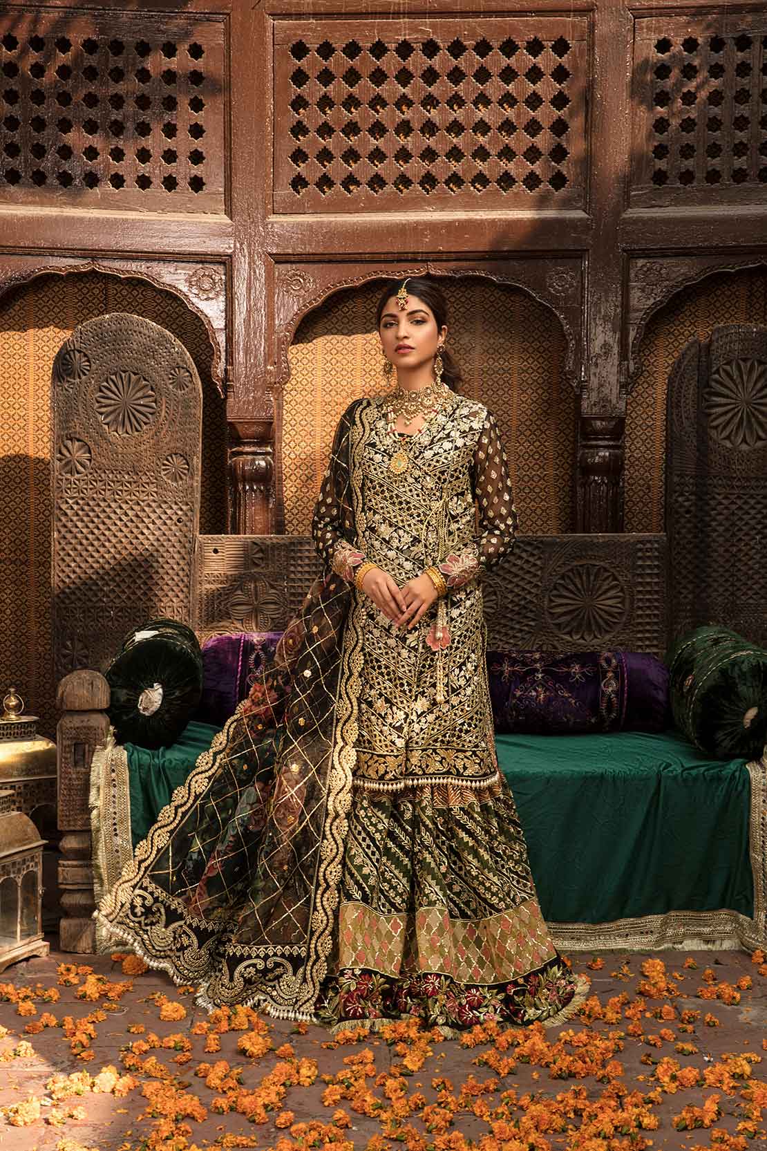 img_crimson_wedding_edition_awwal_boutique