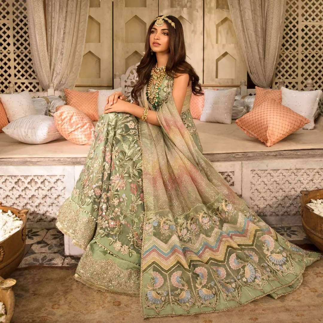 img_crimson_wedding_edition_awwal_boutique