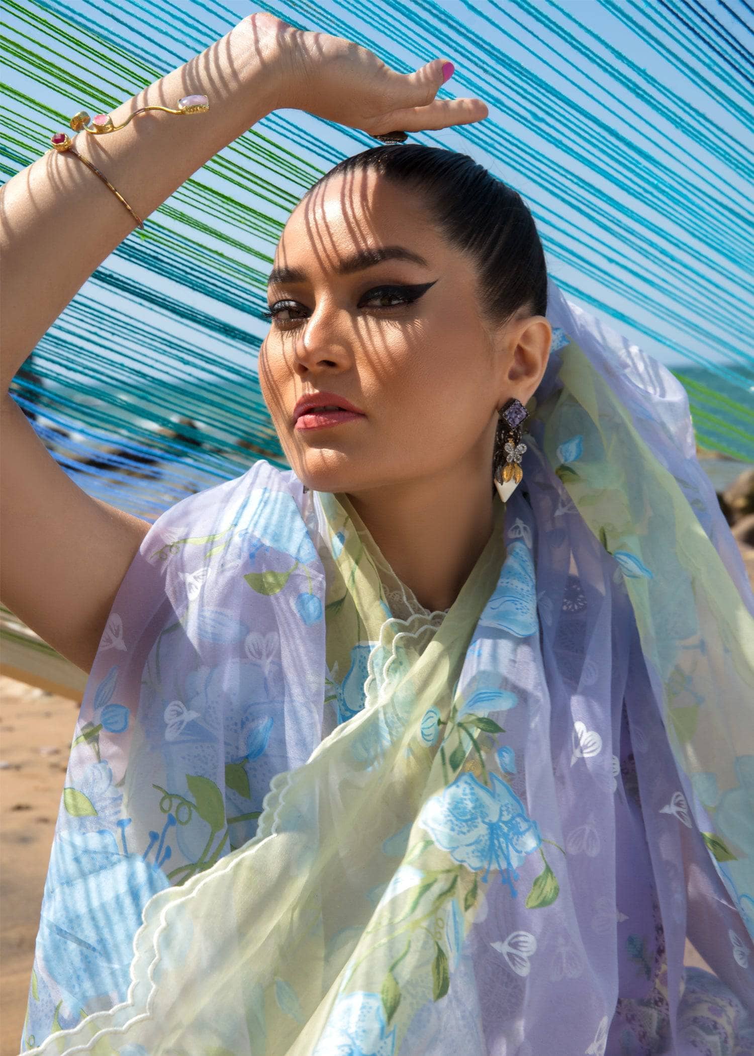 img_crimson_lawn_by_saira_shakira_awwal_boutique