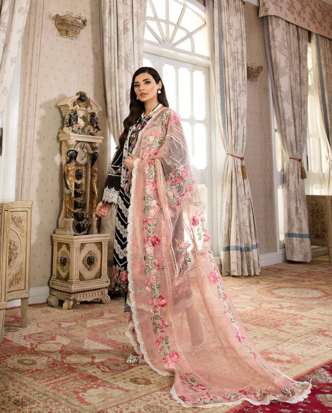 img_crimson_lawn_by_saira_shakira_2021_awwal_boutique