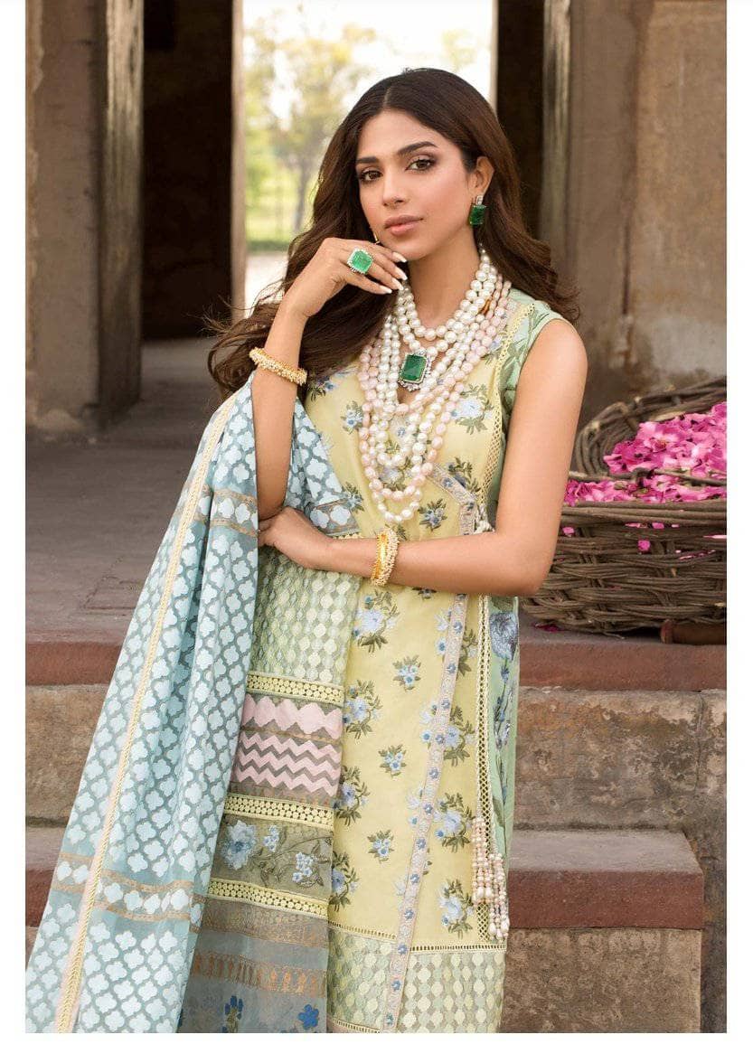 img_crimson_lawn_by_saira_shakira_awwal_boutique