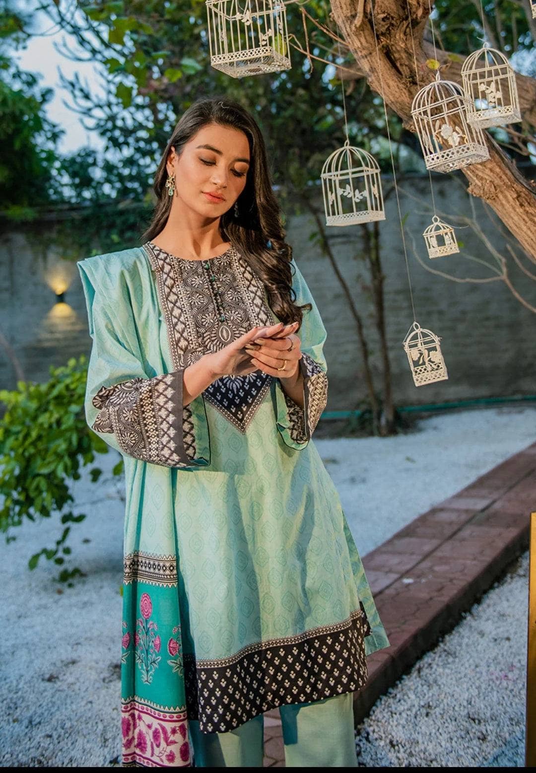 img_cross_stitch_daily_lawn_2022_awwal_boutique