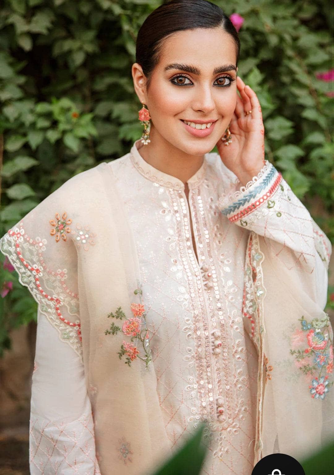 Img_cross_stitch_lawn_22_awwal_boutique