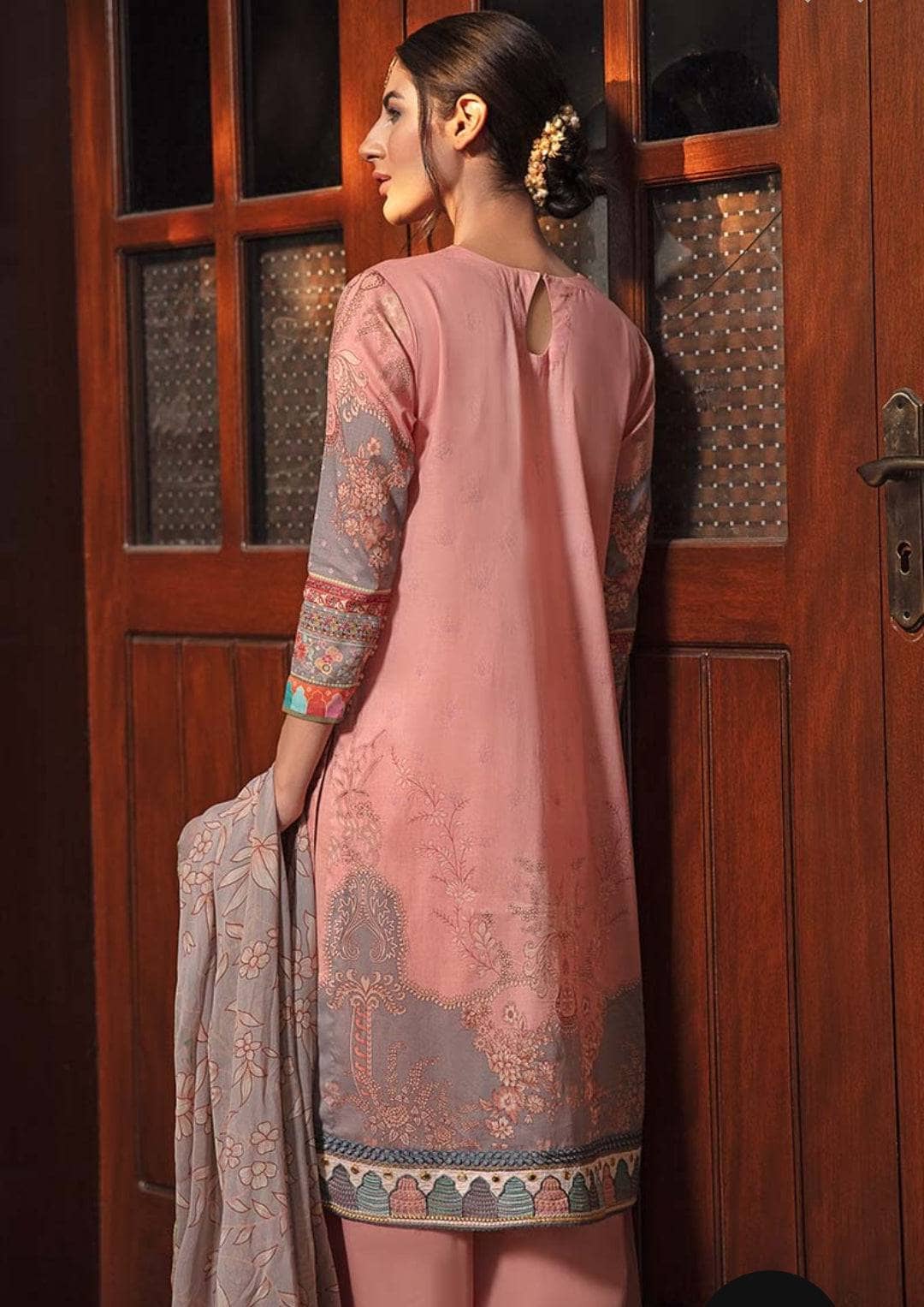 img_cross_stitch_eid_lawn_22_awwal_boutique
