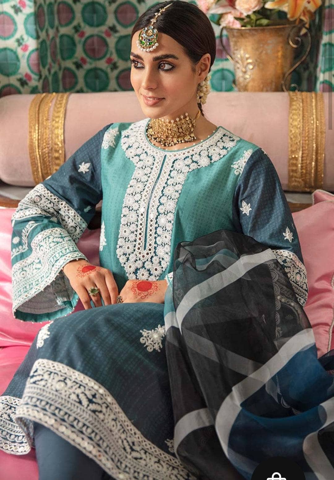 img_cross_stitch_eid_lawn_22_awwal_boutique