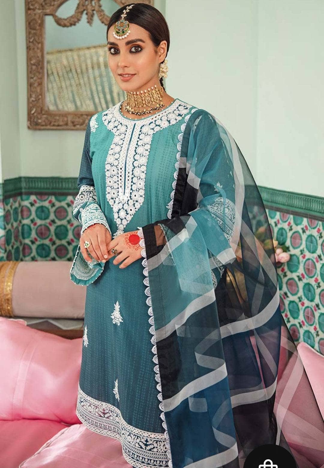 img_cross_stitch_eid_lawn_22_awwal_boutique