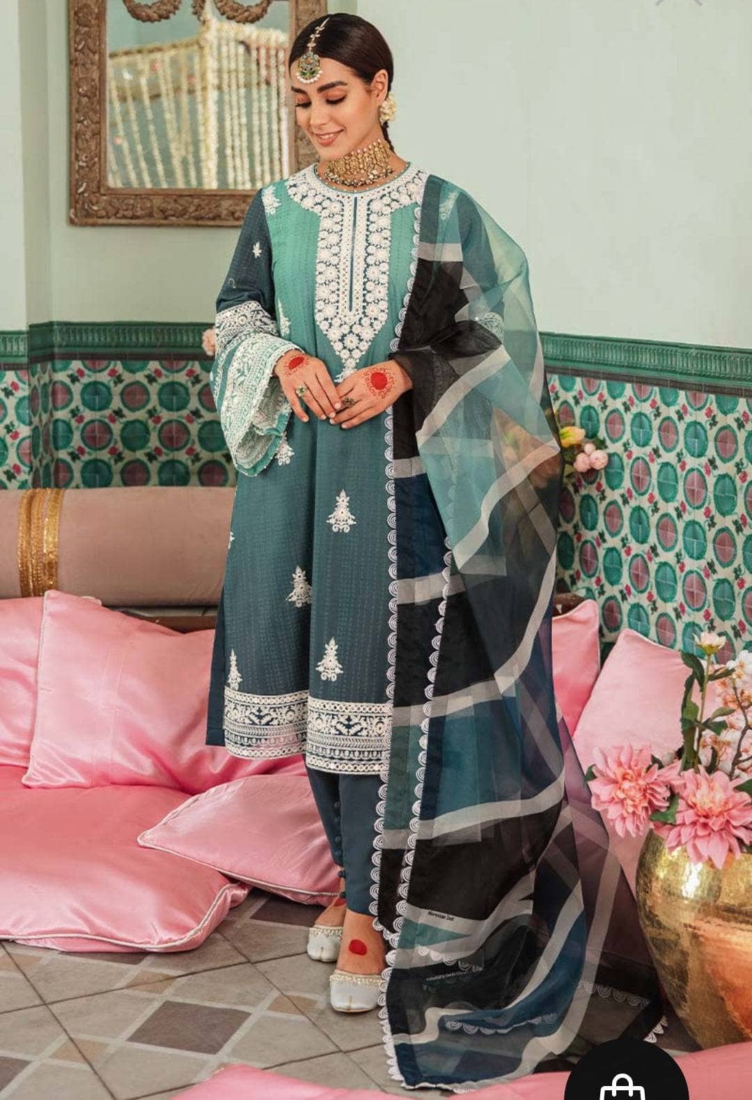 img_cross_stitch_eid_lawn_22_awwal_boutique