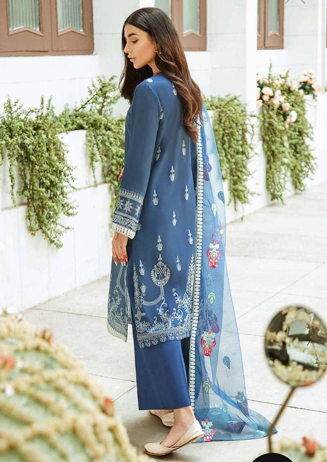 img_cross_stitch_eid_lawn_22_awwal_boutique