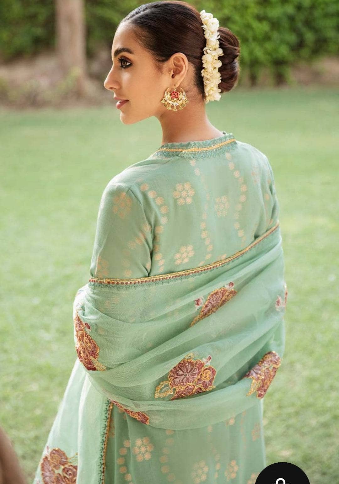img_cross_stitch_eid_lawn_22_awwal_boutique