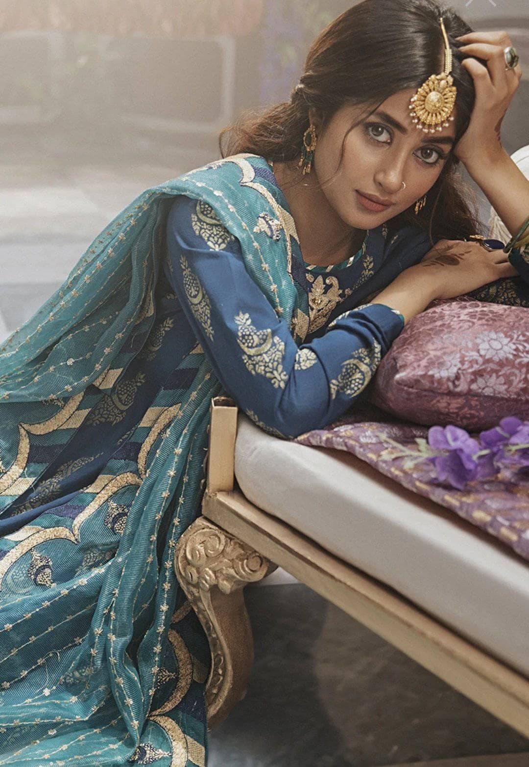 img_cross_stitch_eid_lawn_2021_awwal_boutique
