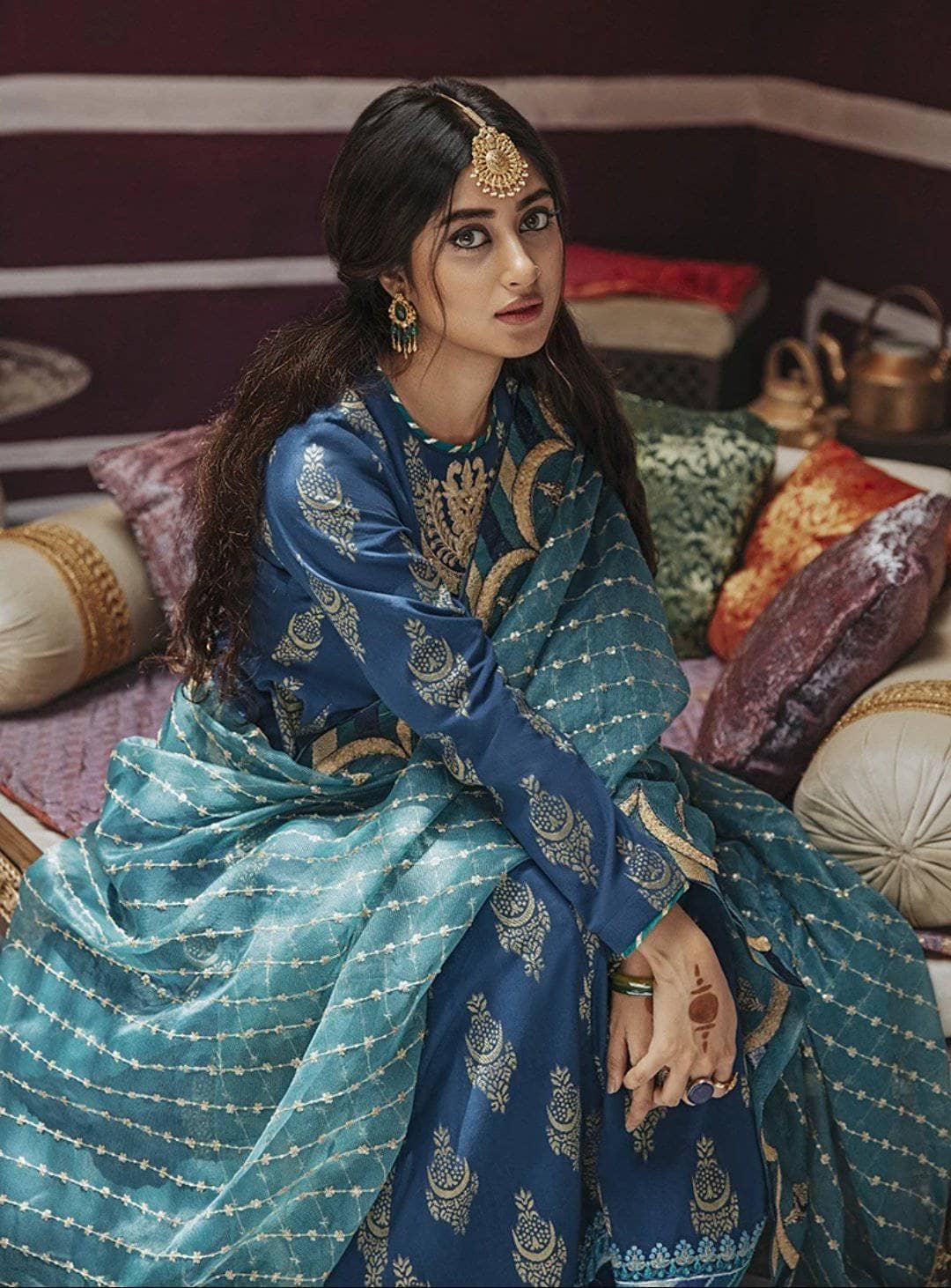 img_cross_stitch_eid_lawn_2021_awwal_boutique