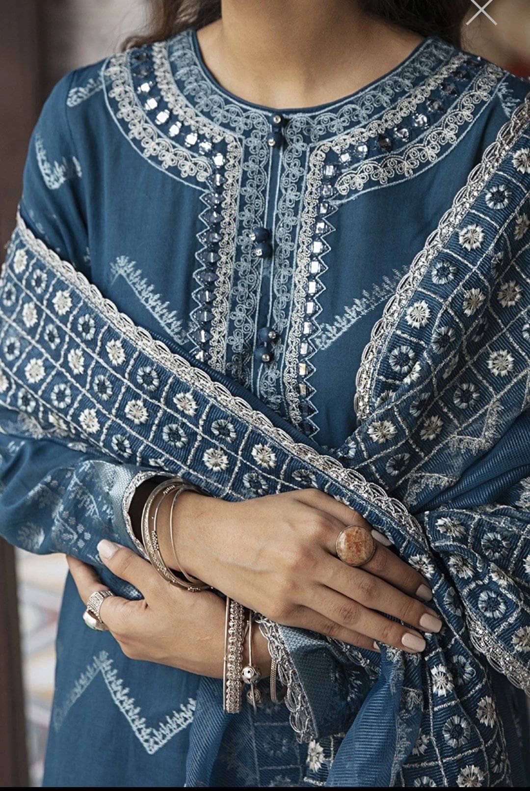 img_cross_stitch_eid_lawn_2021_awwal_boutique