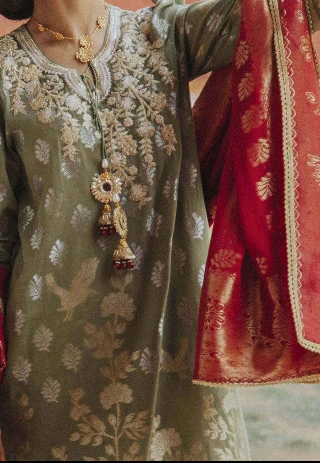 img_cross_stitch_eid_lawn_2021_awwal_boutique