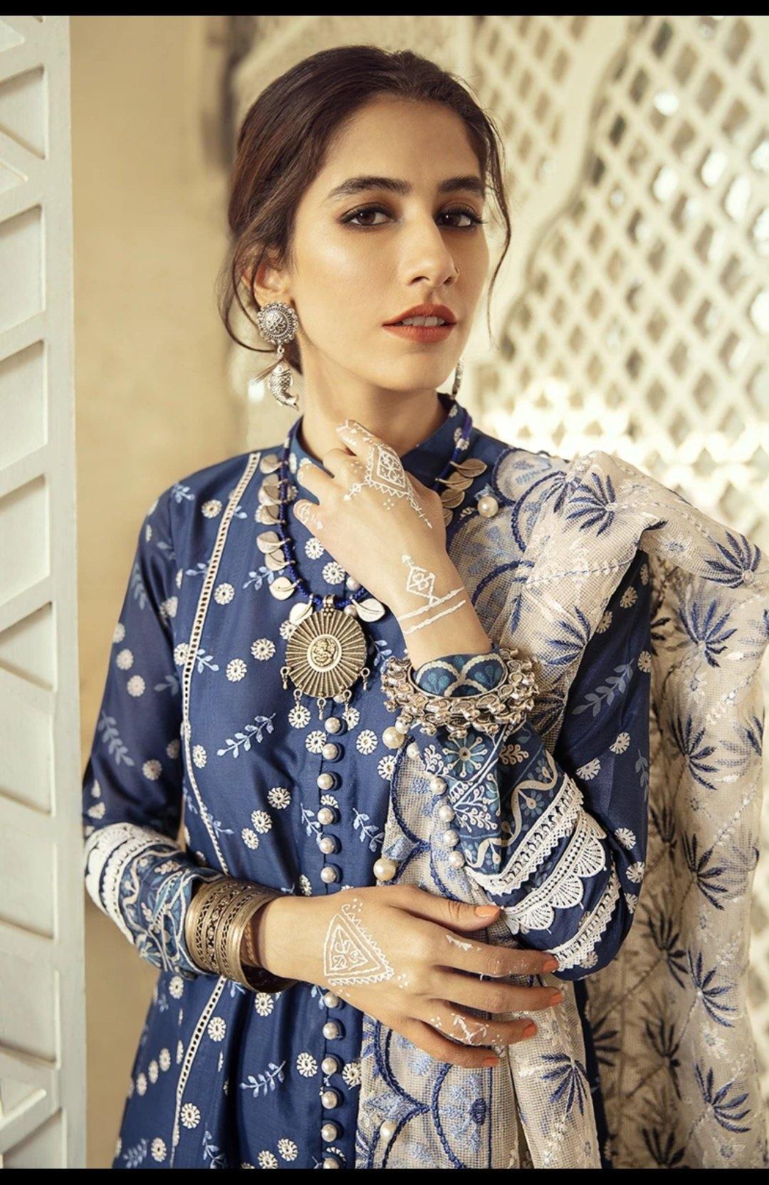 img_cross_stitch_lawn_collection_awwal_boutique