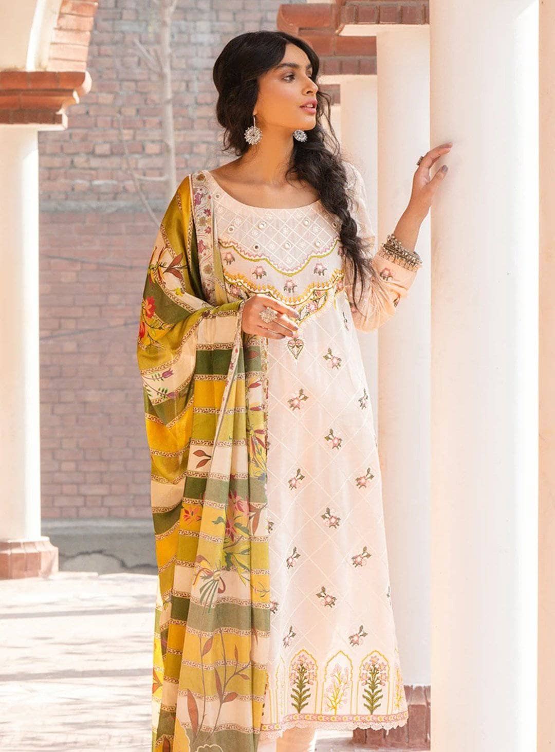 img_cross_stitch_lawn_2021_awwal_boutique