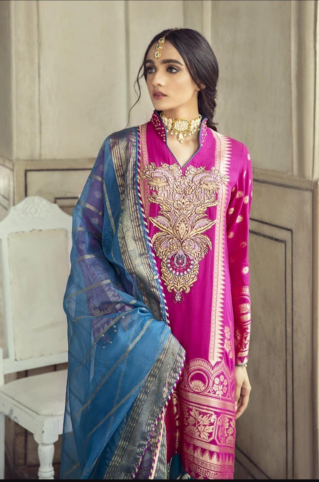 img_cross_stitch_lawn_collection_awwal_boutique