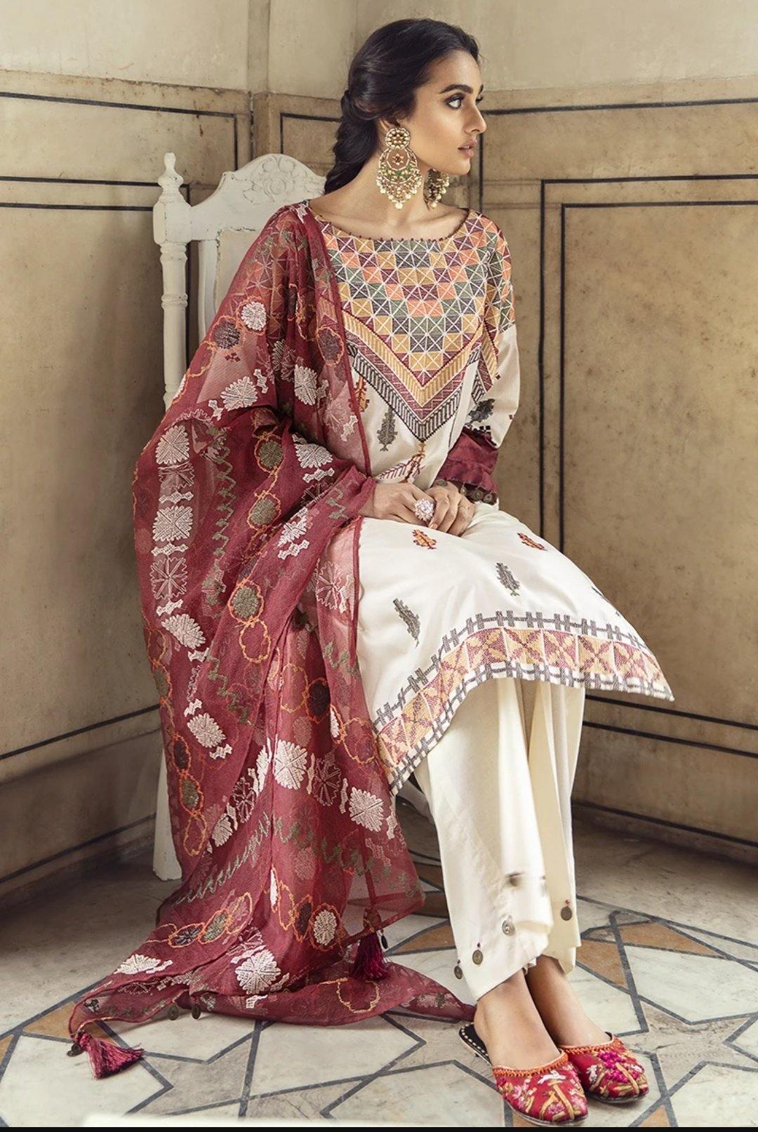 img_cross_stitch_lawn_collection_awwal_boutique