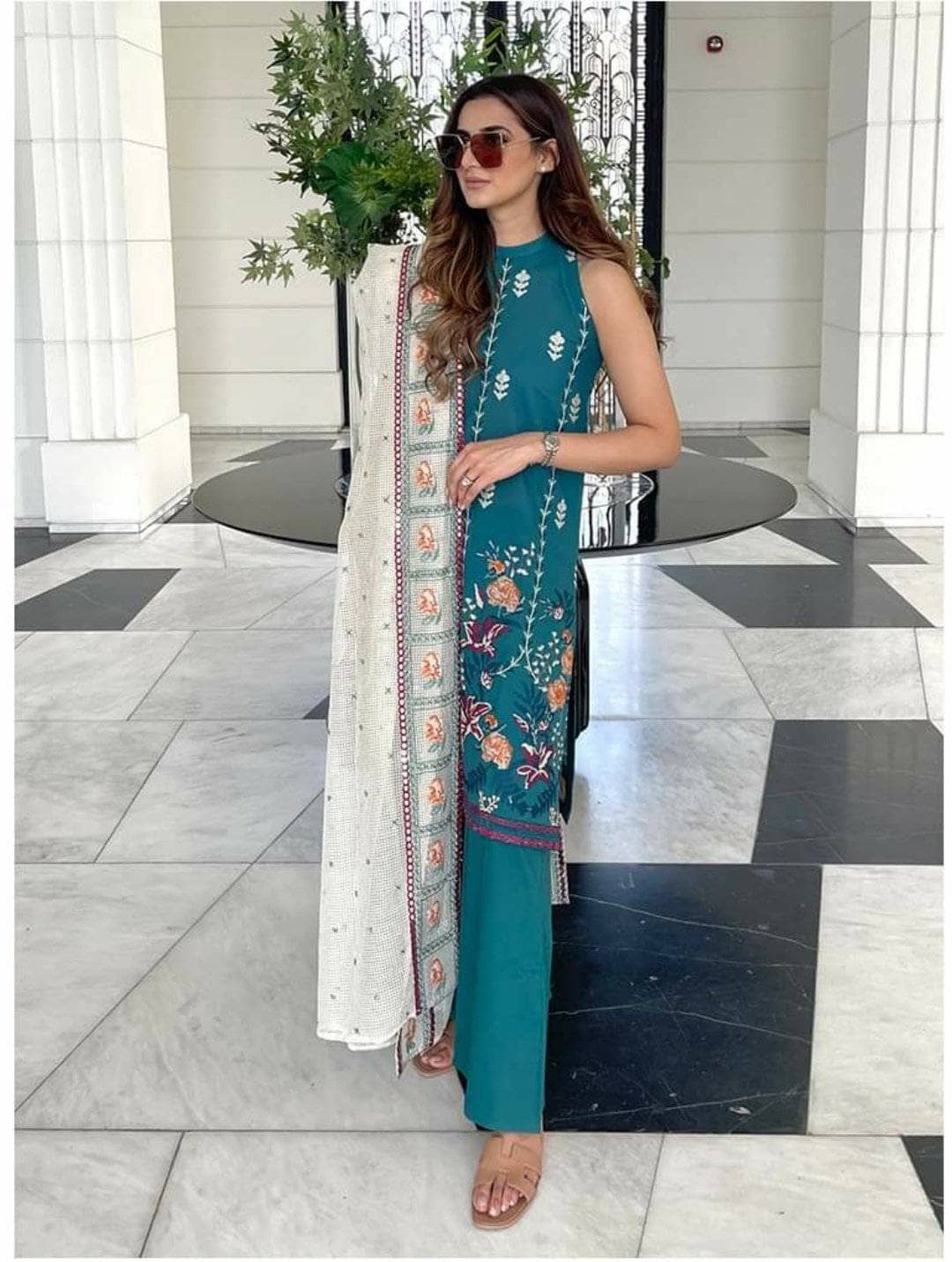 img_cross_stitch_eid_lawn_2021_awwal_boutique