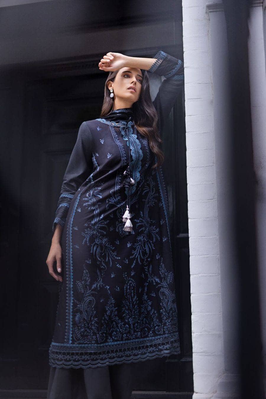 img_sobia_nazir_monochrome_lawn_2021_awwal_boutique