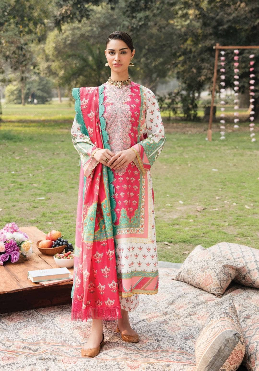 img_afrozeh_ayzel_lawn_23_awwal_boutique