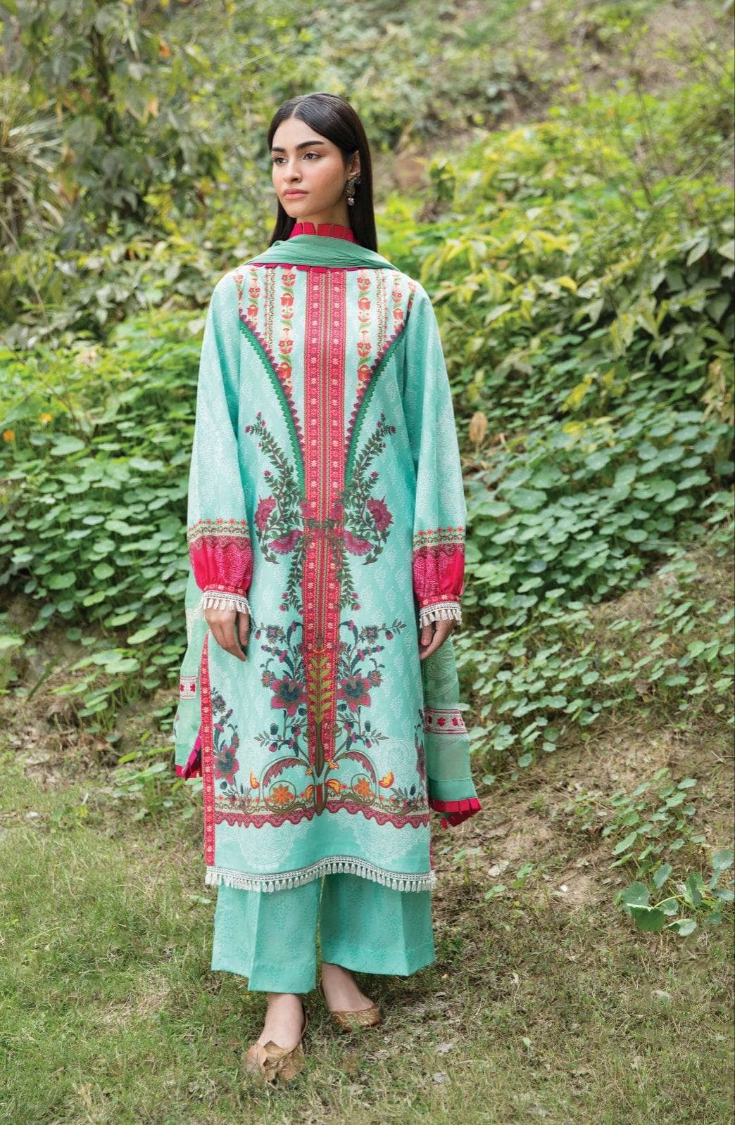 img_afrozeh_ayzel_lawn_23_awwal_boutique