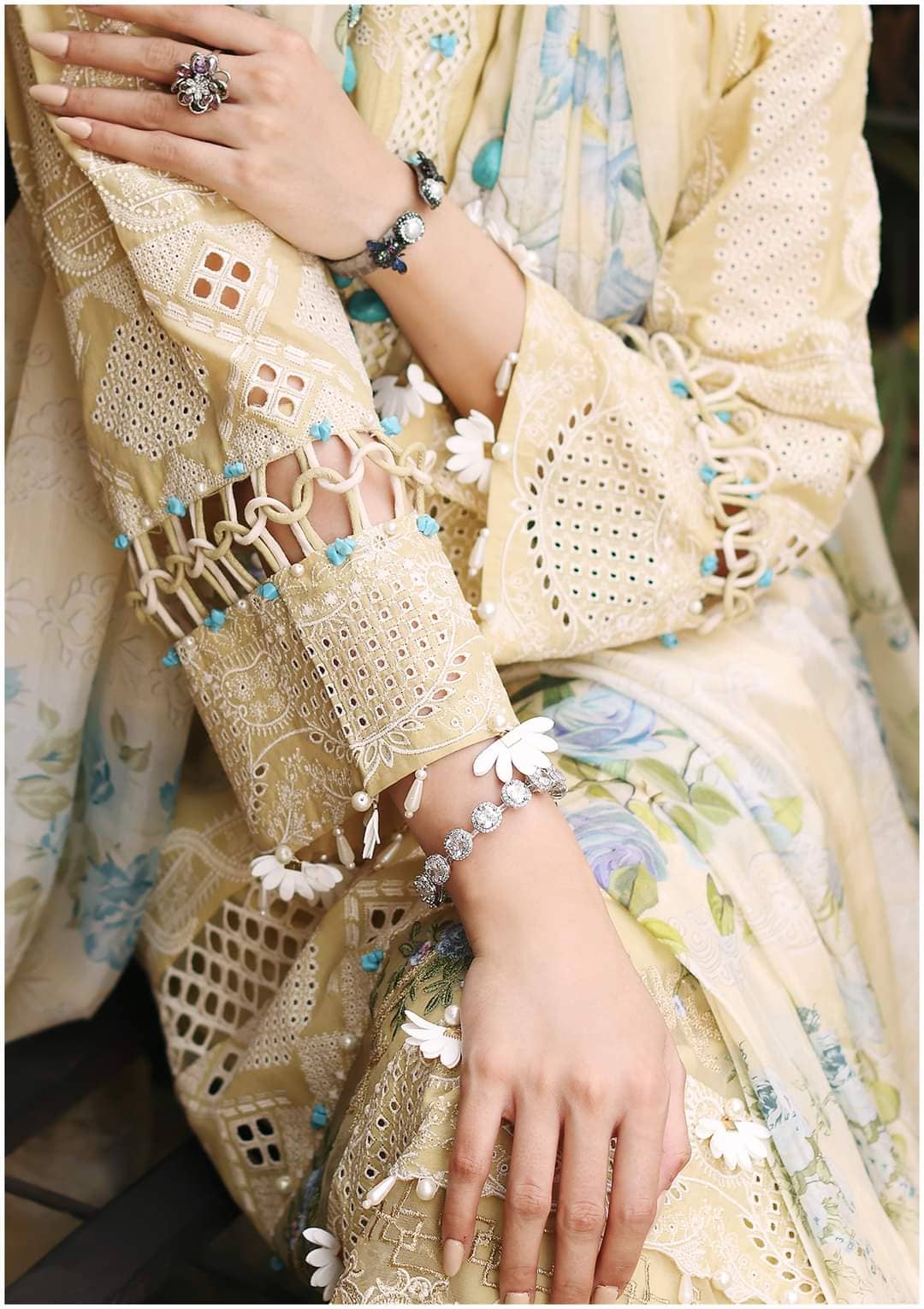 img_elaf_luxury_lawn_22_awwal_boutique