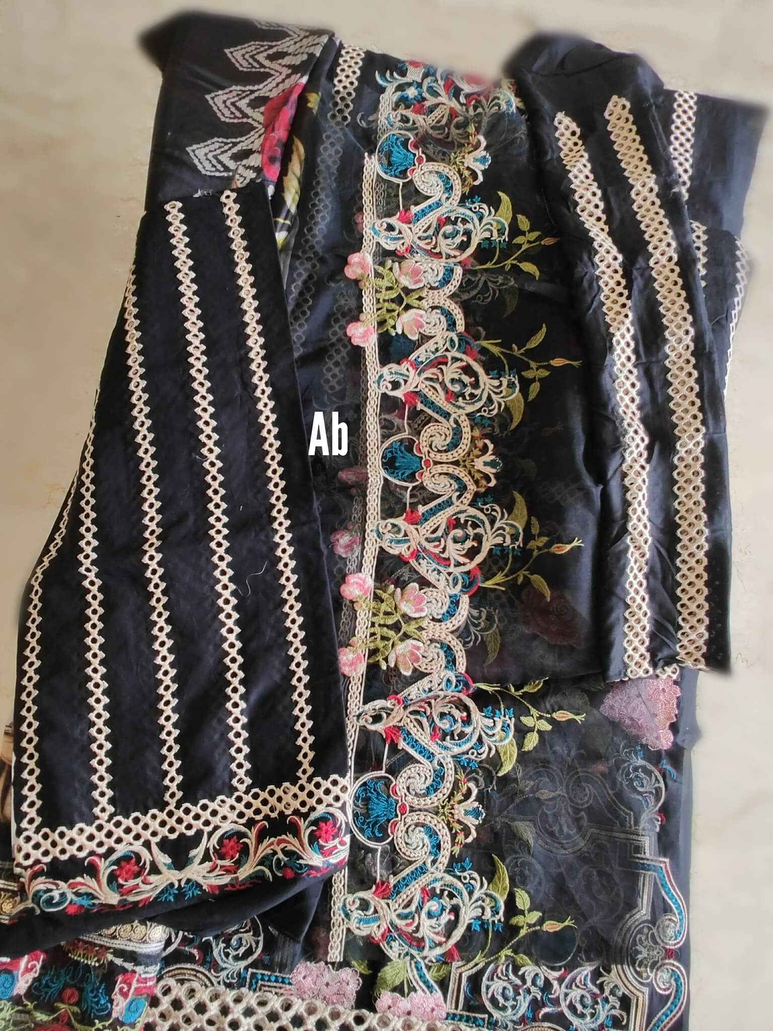 img_open_pic_elaf_lawn_22-Awwal_boutique