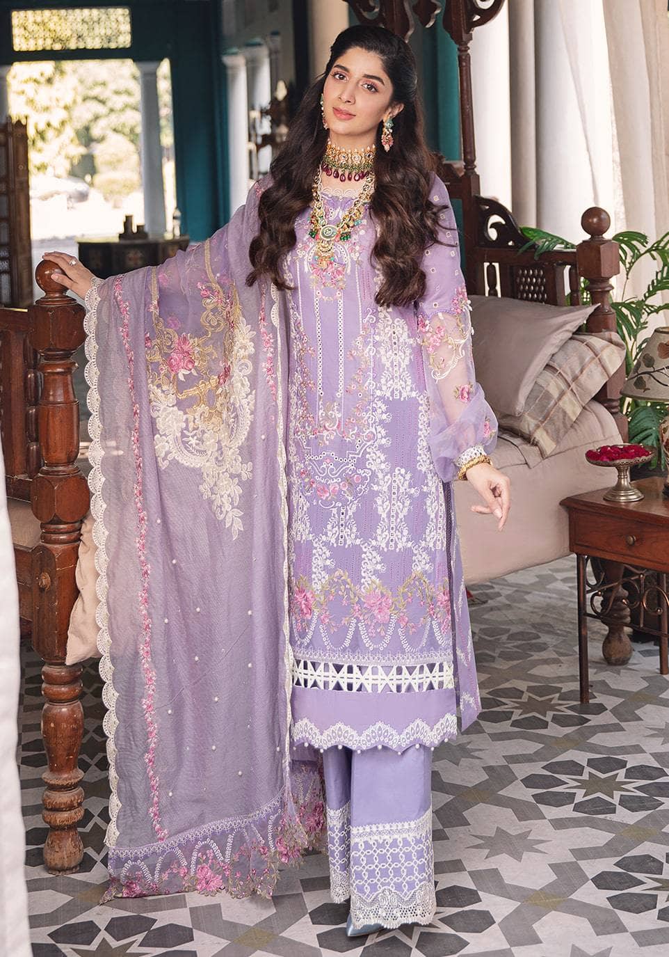 Img_elaf_chikankari_lawn_22_awwal_boutique
