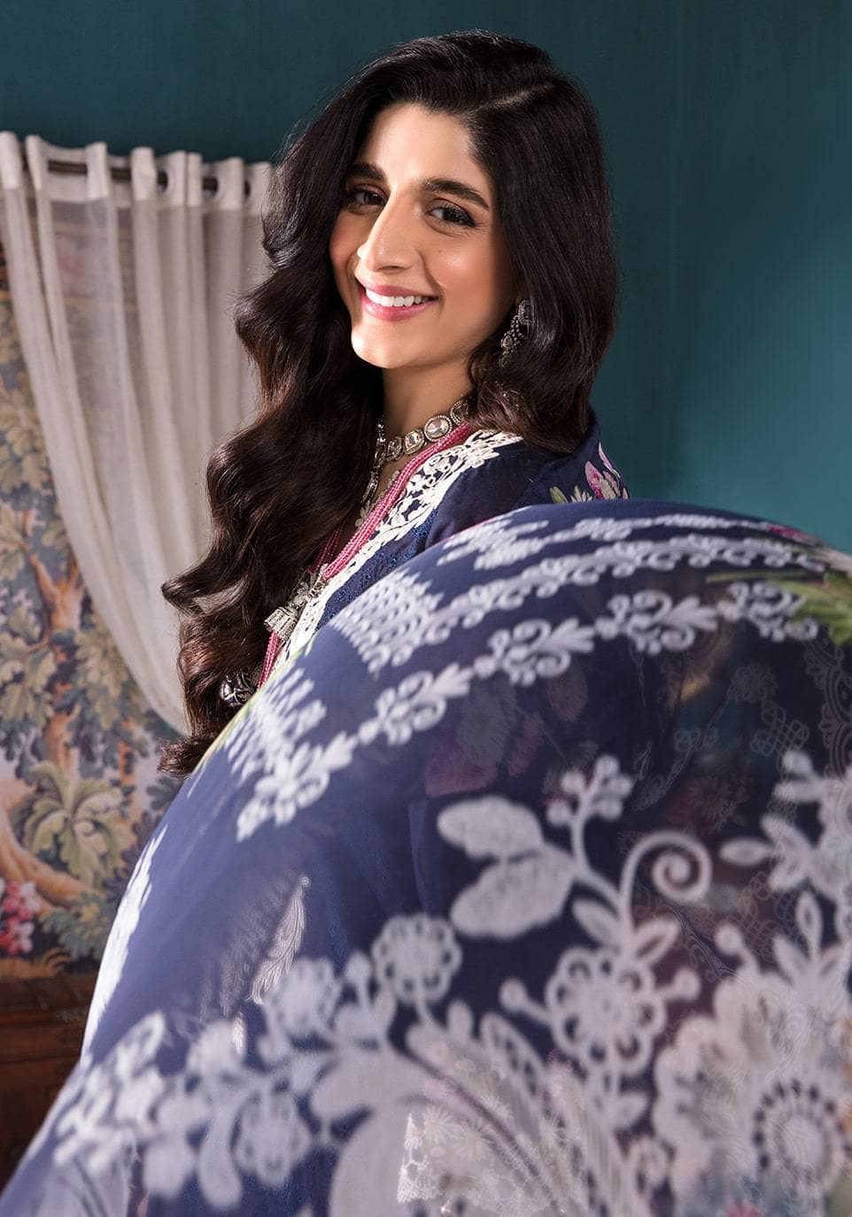 Img_elaf_chikankari_lawn_22_awwal_boutique
