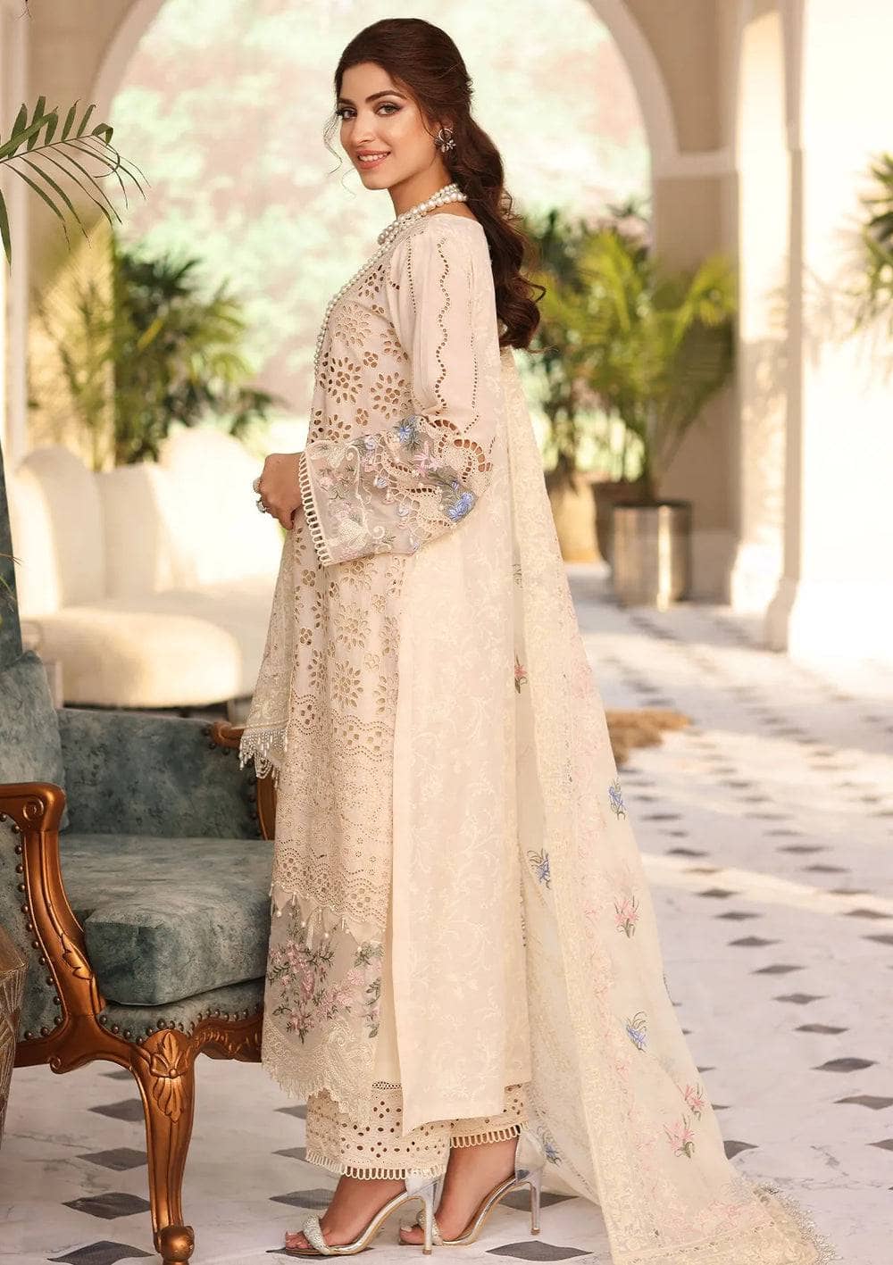 img_elaf_festive_chikankari_lawn_23_awwal_boutique