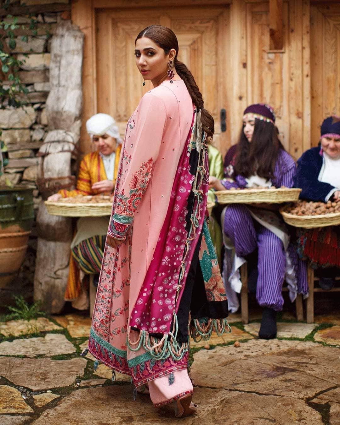 img_elan_ormana_lawn_2021_awwal_boutique