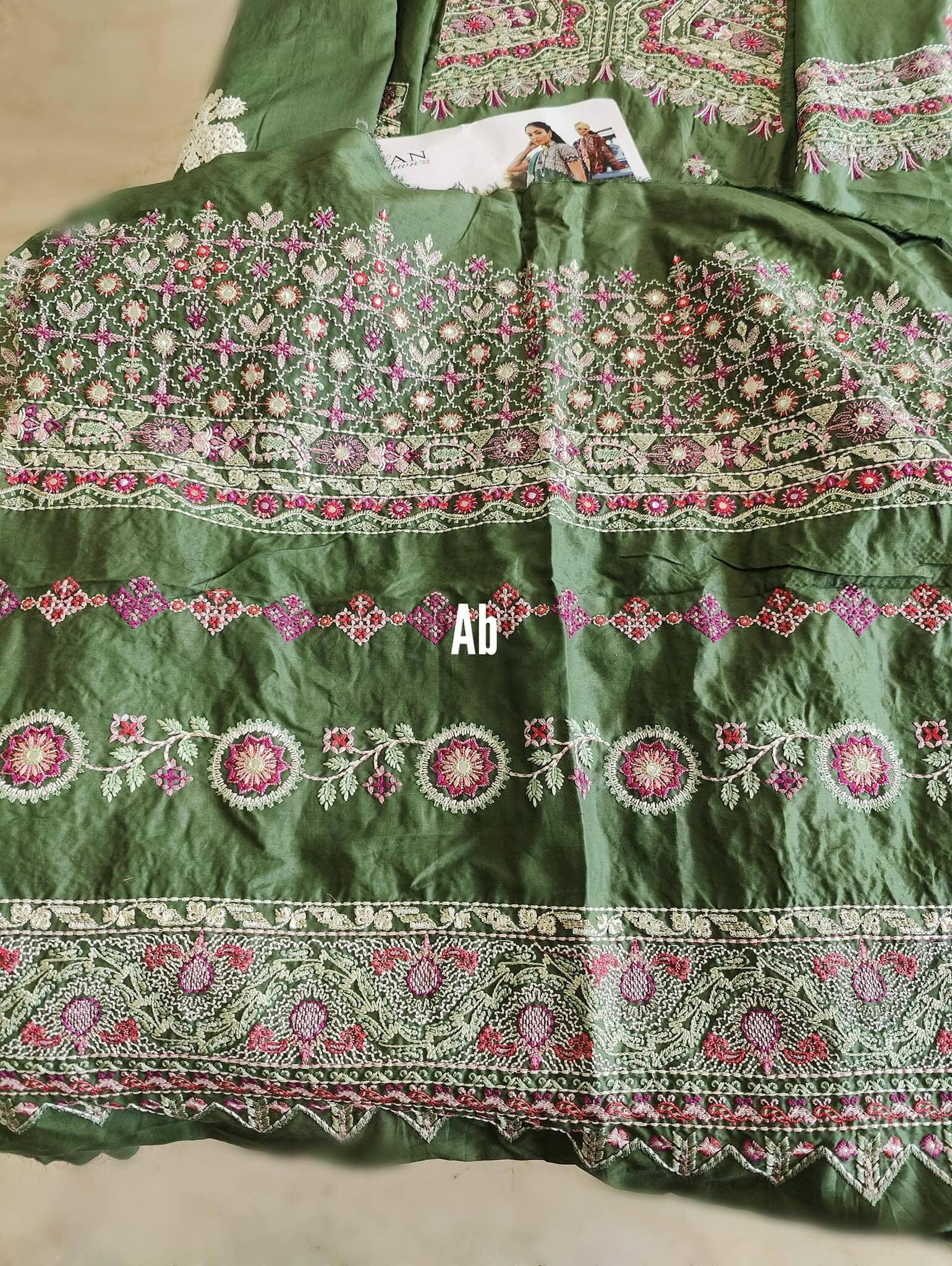 Open Pic/Elan Lawn/Elan Lawn/EL22-07 A (ZEINA)