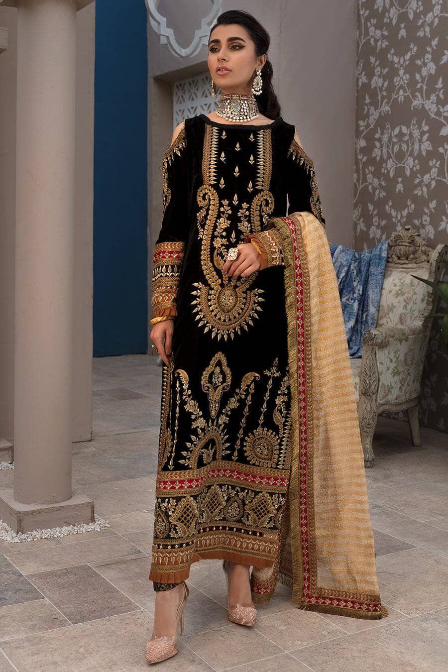img_emaan_adeel_velvet_awwal_boutique
