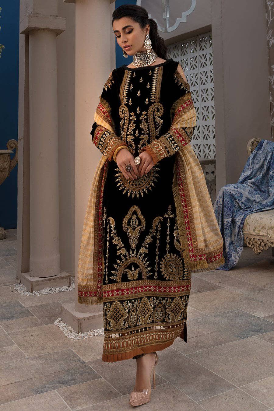 img_emaan_adeel_velvet_awwal_boutique