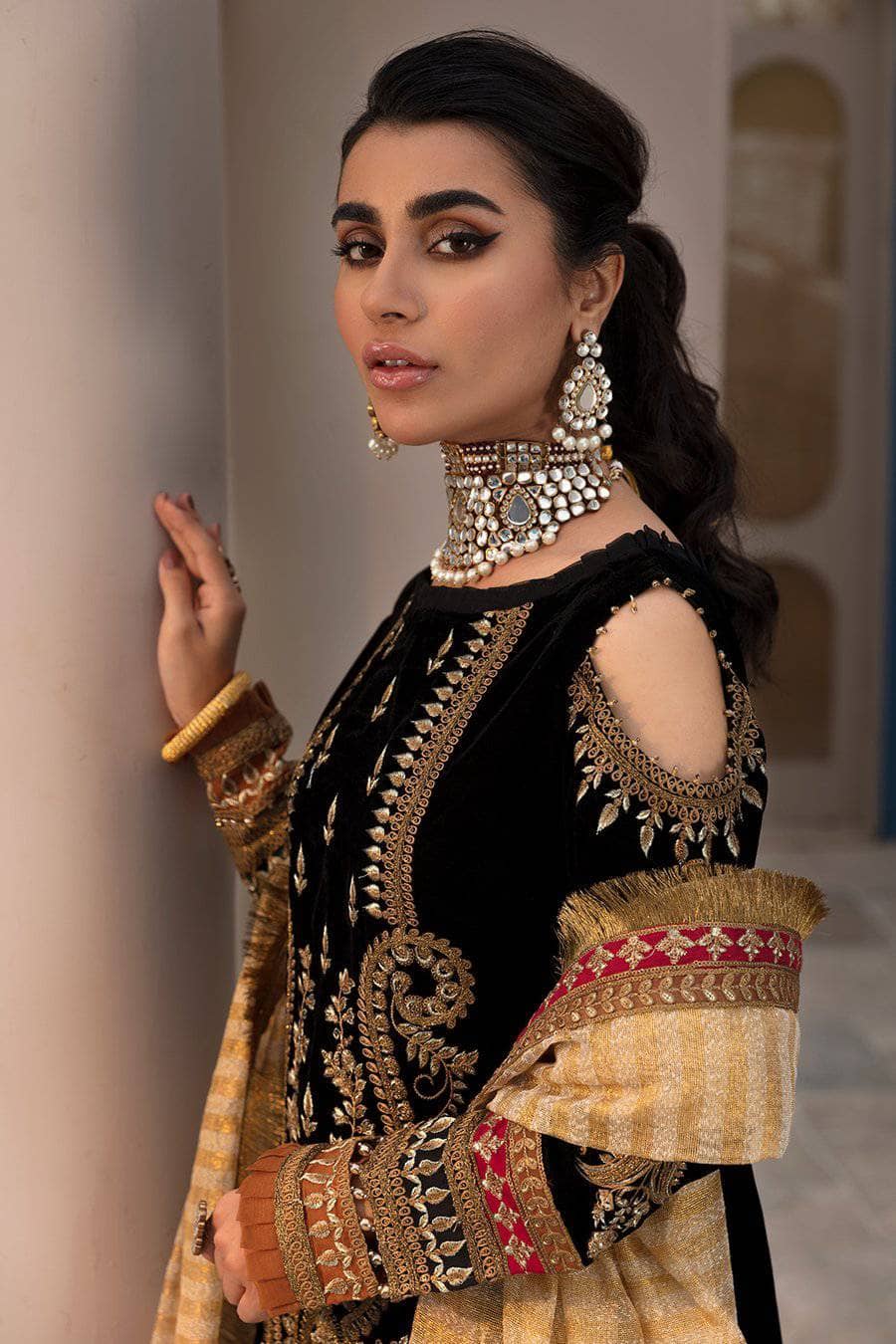 img_emaan_adeel_velvet_awwal_boutique