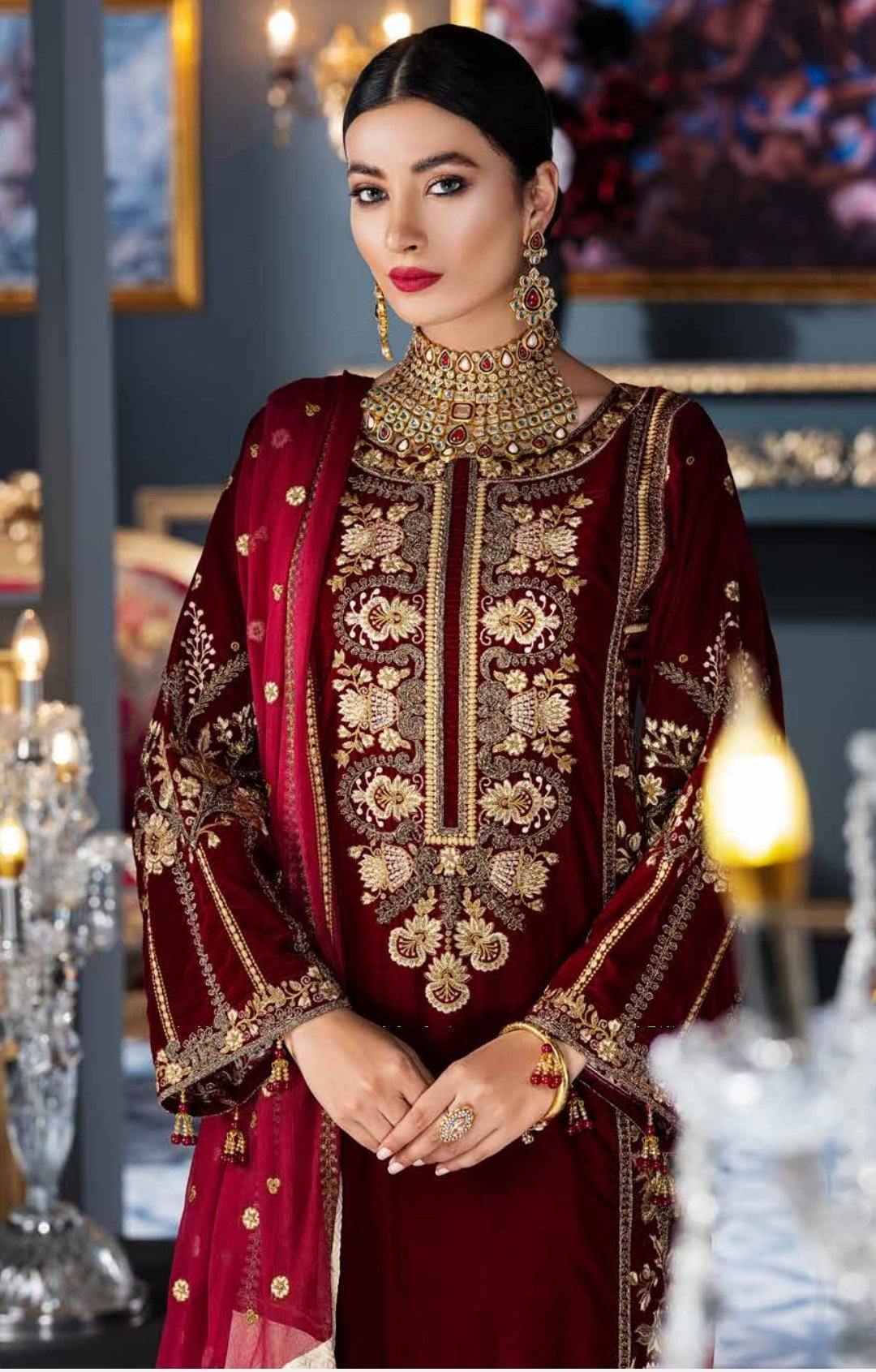 img_emaan_adeel_velvet_collection_awwal_boutique