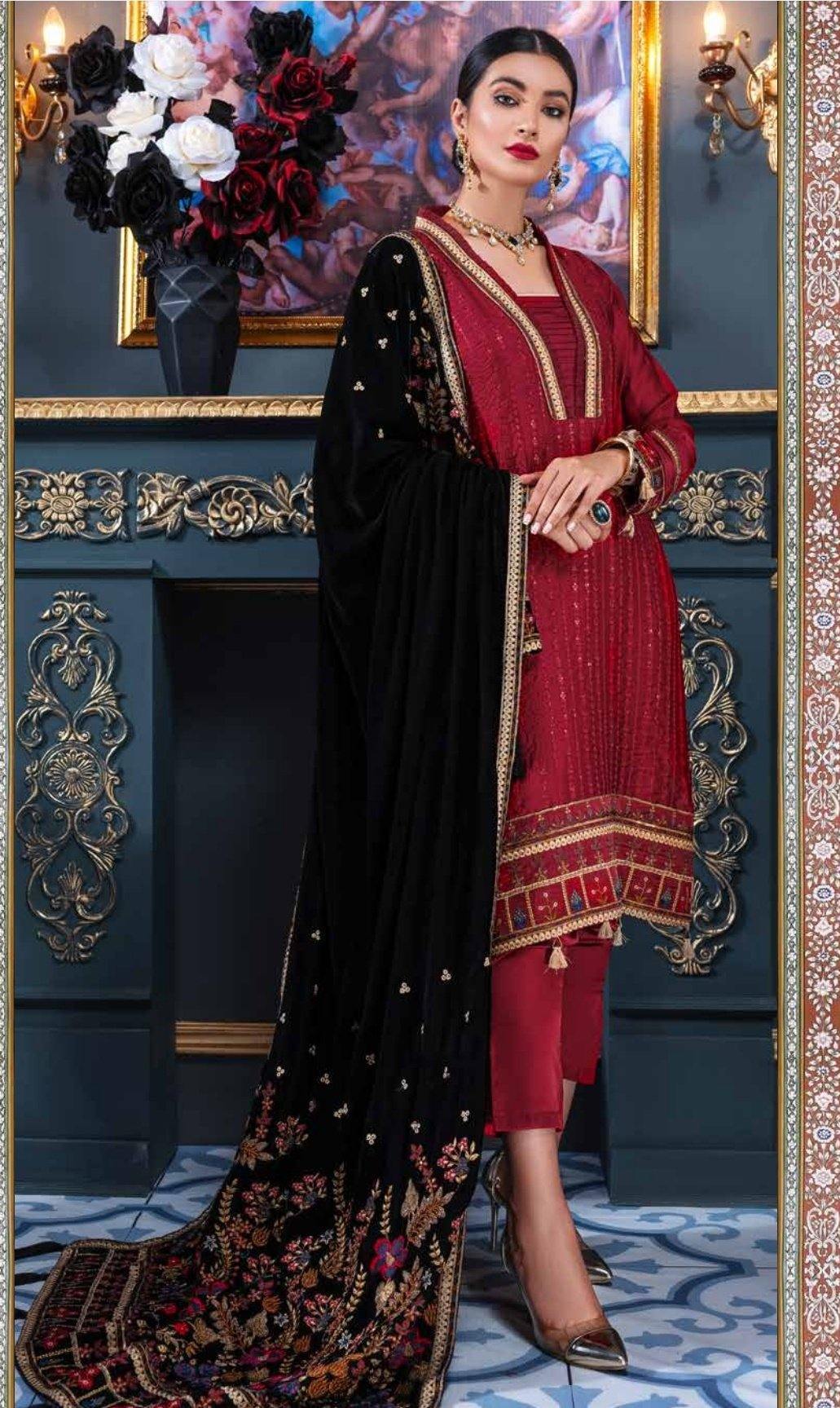 img_emaan_adeel_velvet_collection_awwal_boutique