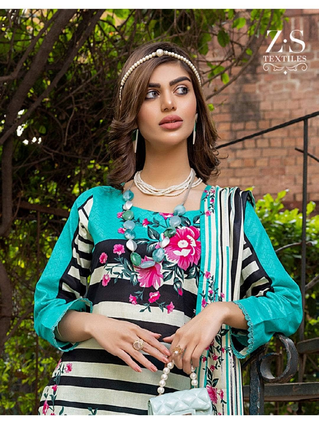 img_erum_misha_printed_lawn_by_z_s_textiles_awwal_boutique