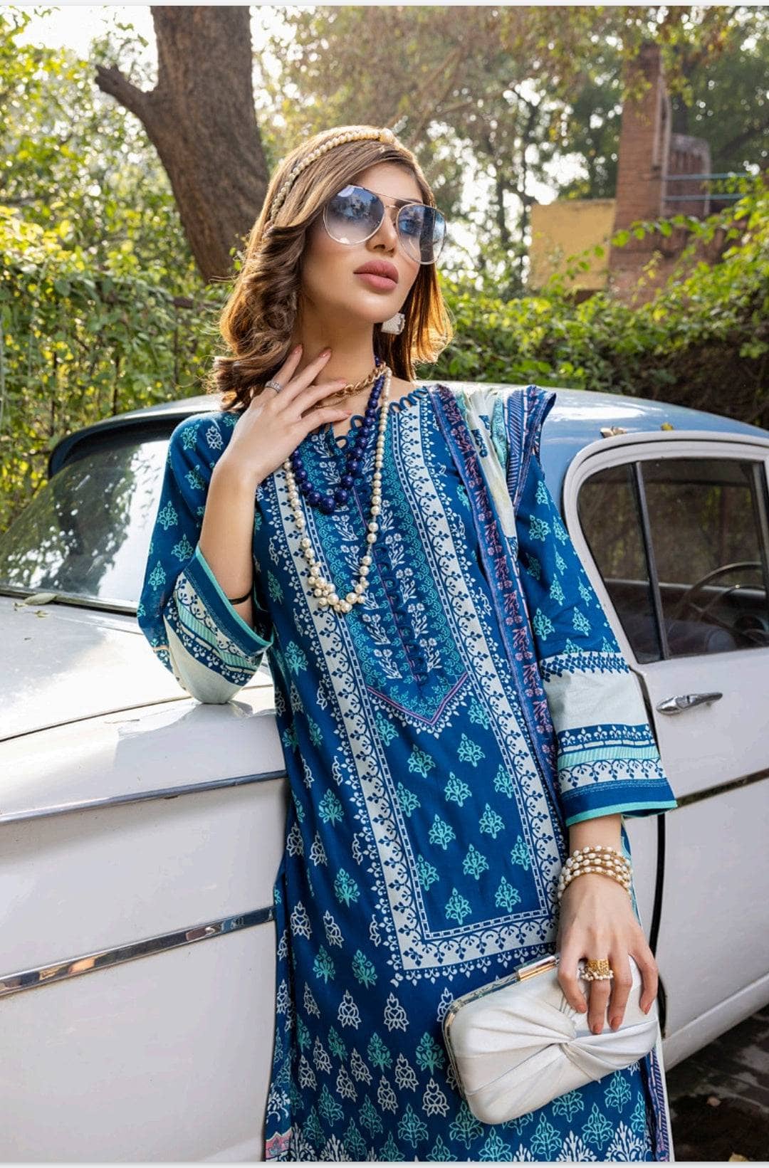 img_erum_misha_printed_lawn_by_z_s_textiles_awwal_boutique