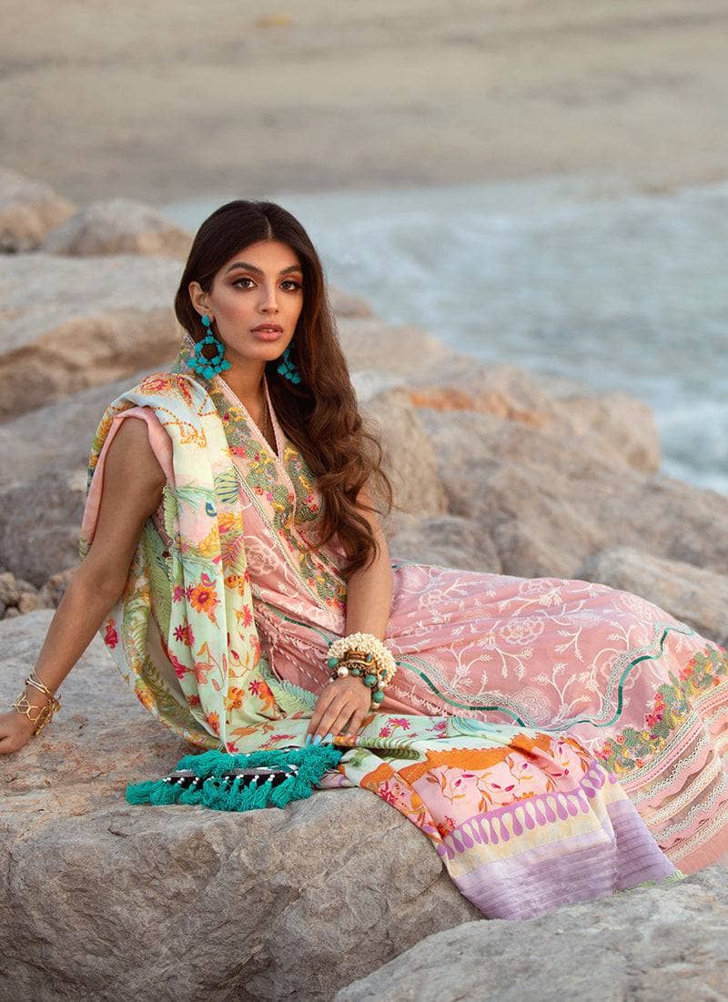 img_farah_talib_aziz_lawn_22_awwal_boutique