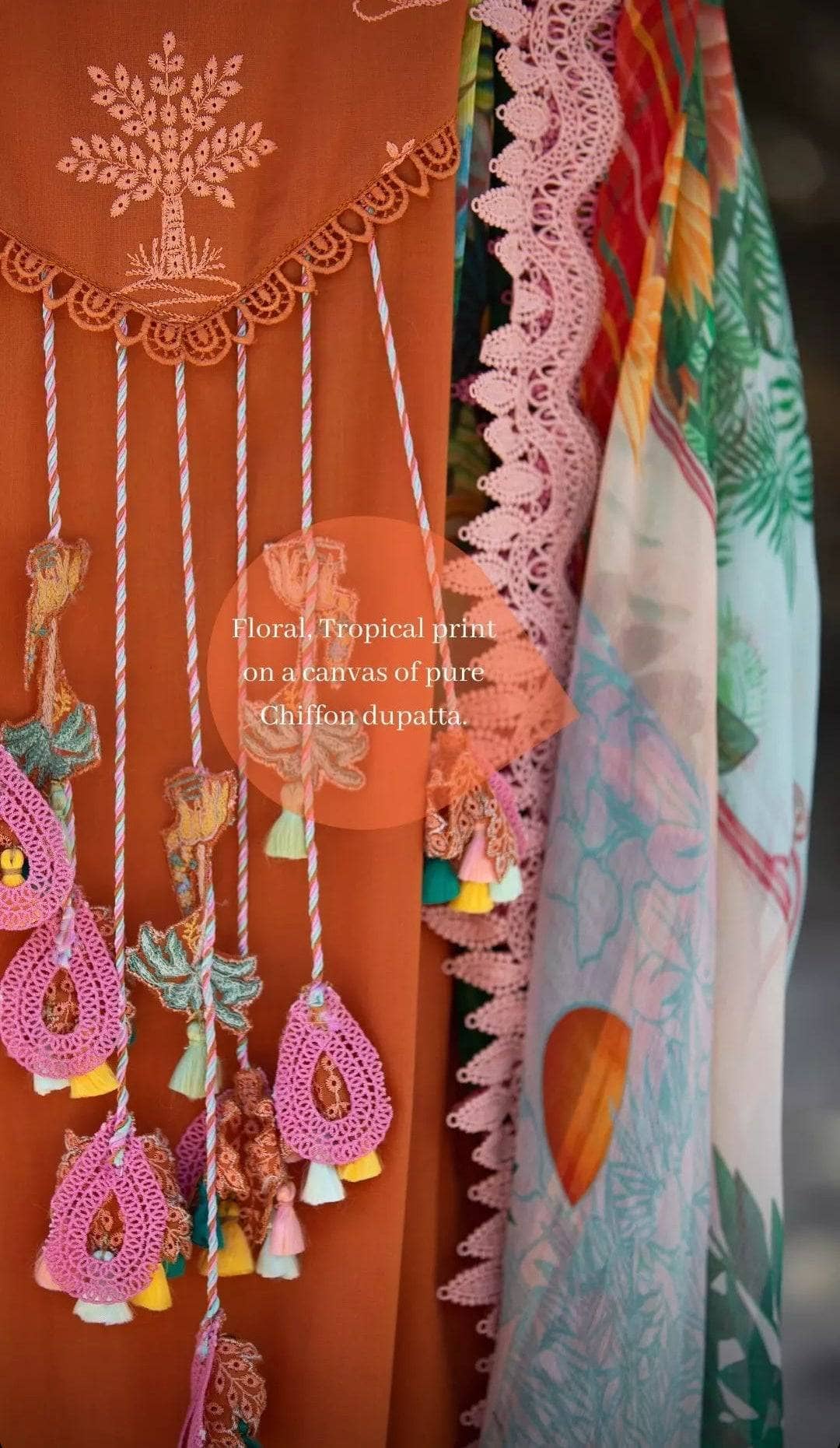 img_farah_talib_aziz_lawn_22_awwal_boutique