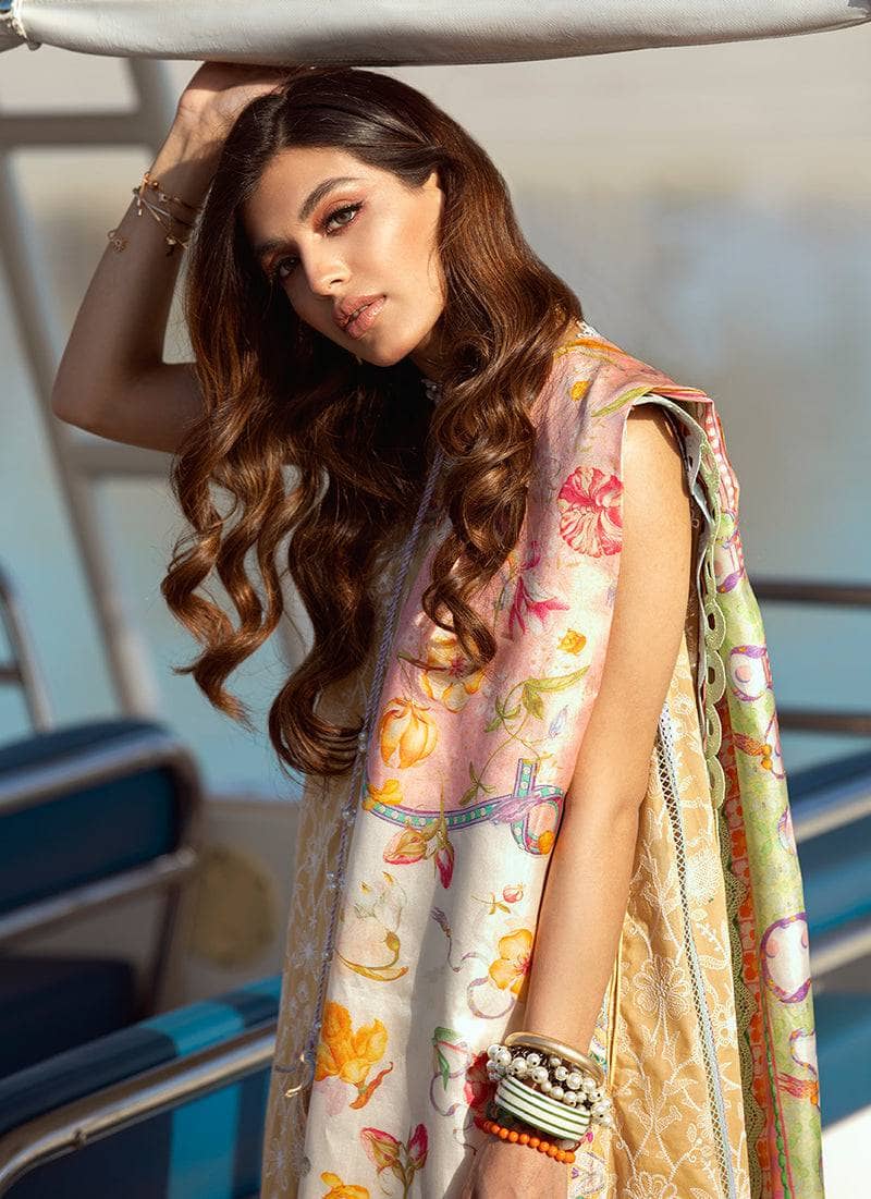 img_farah_talib_aziz_lawn_22_awwal_boutique_awwal_boutique
