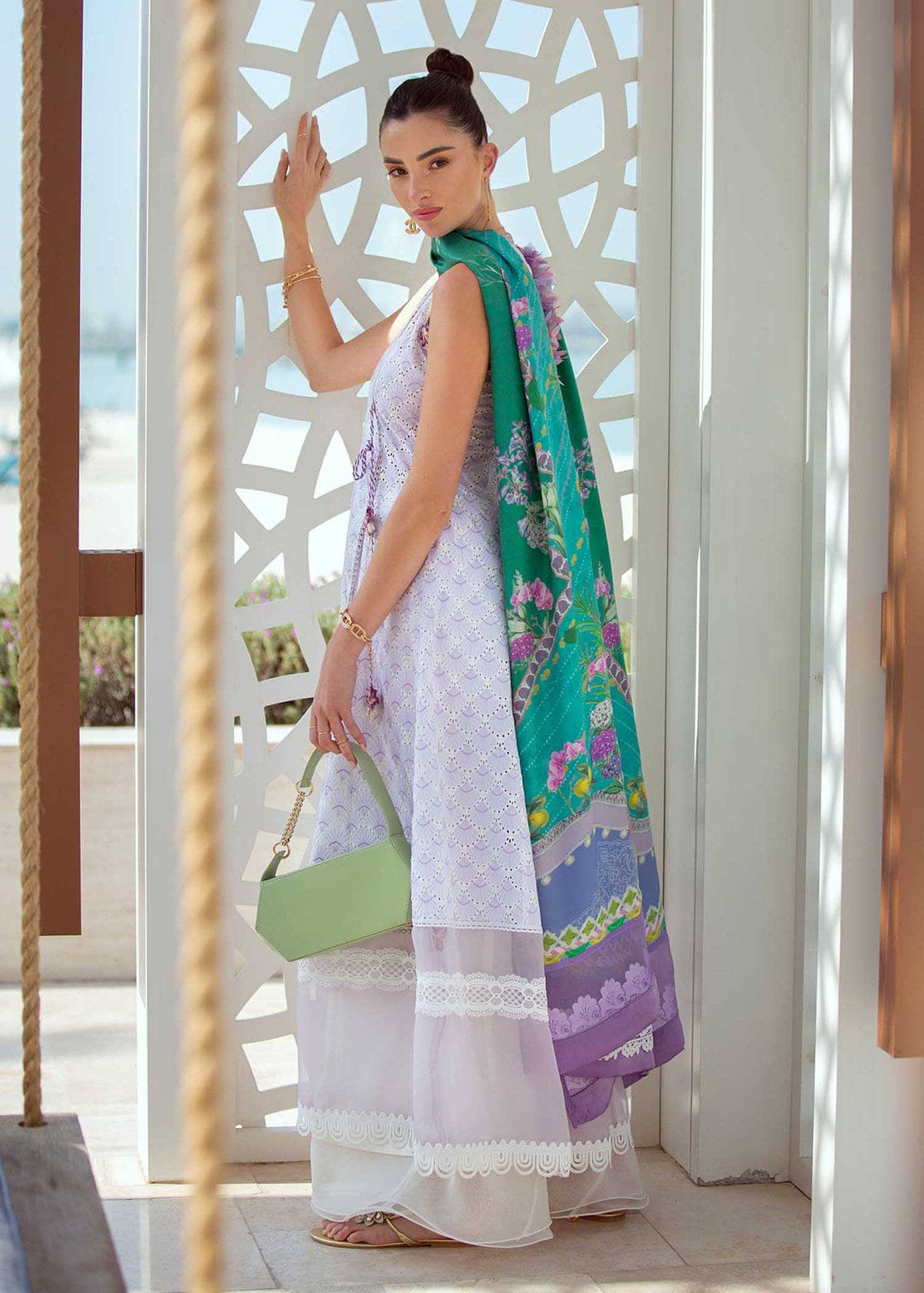 img_farah_talib_aziz_lawn_2021_awwal_boutique