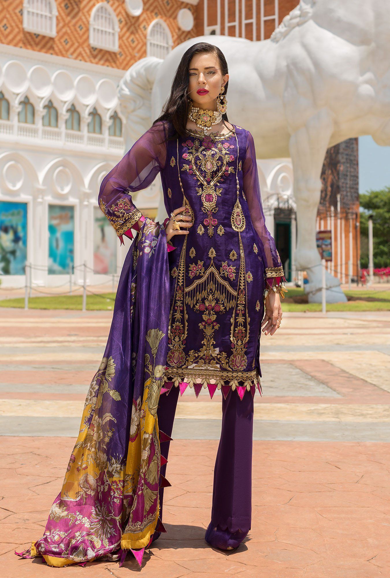 img_noor_lawn_pakistani_suits_awwal_boutique