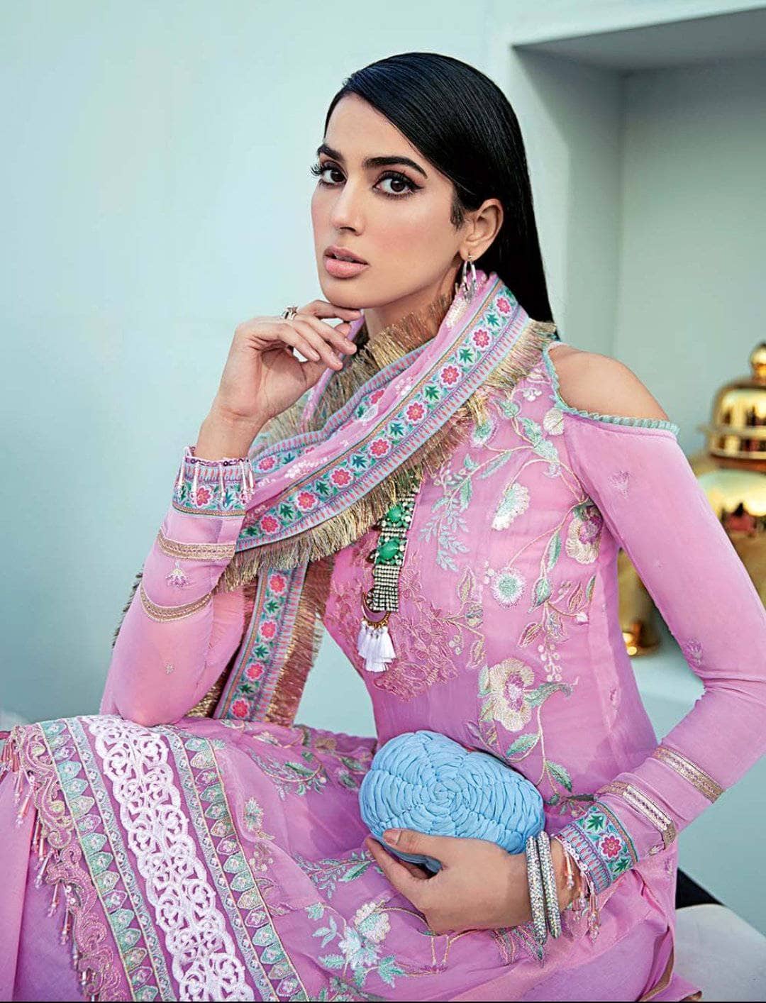 img_gul_ahmed_luxury_collection_2021_awwal_boutique